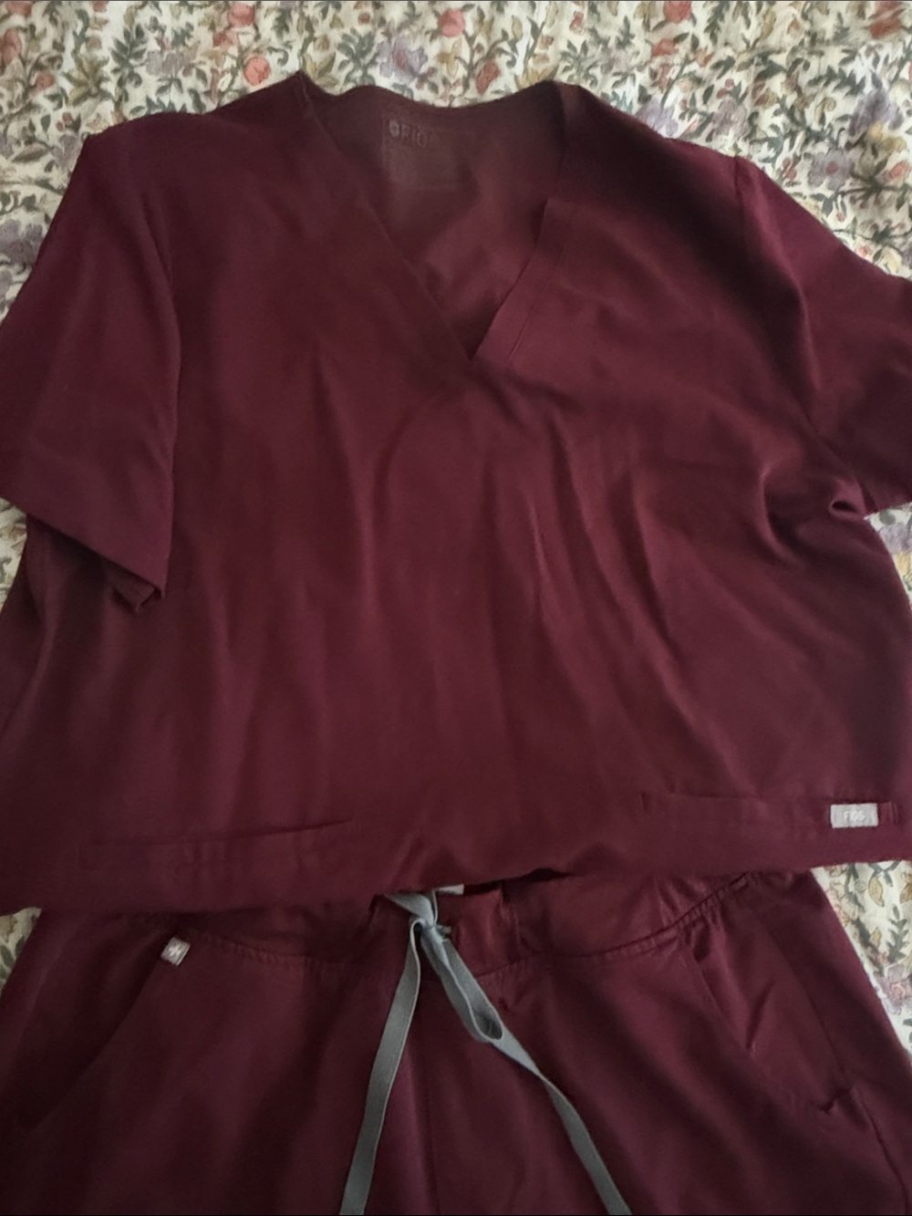 Figs Women's V-Neck Scrub Top and Drawstring Pants Set - Burgundy Top XXL/Bottom